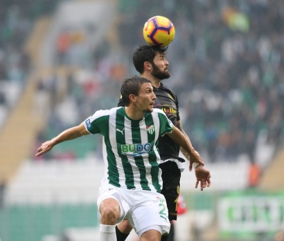 Spor Toto Süper Ligi&#039;nde Bursaspor ile Evkur Yeni Malatyaspor takımları Büyükşehir Belediye Stadyumunda karşılaştı.