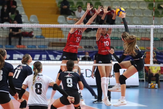 CEV Volleyball Challenge Cup 2022/Women Kupası’nda mücadele eden Nilüfer Belediyespor, ilk maçında Litvanya temsilcisi TK Kaunas-VDU’yu 3-1 yenerek, tur atlamak için avantaj elde etti.