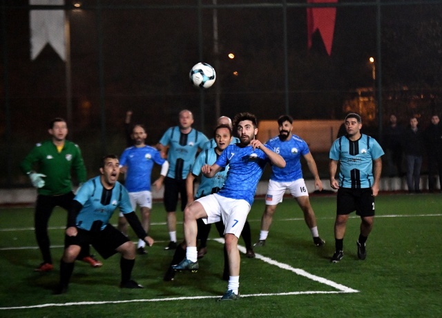 Osmangazi Belediyesi tarafından bu yıl 12’ncisini düzenlenen Birimler Arası Futbol Turnuvası sona erdi. Turnuva sonunda Özel Kalem/Güvenlik Müdürlüğü karması şampiyonluk sevincini yaşarken, asıl kazanan ise spor, dostluk ve kardeşlik oldu.