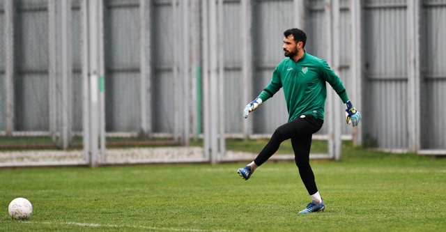TFF 2. Ligin 25. Haftasında sahasında Amed SF ile karşılaşacak Bursaspor öğle saatlerinde Özlüce İbrahim Yazıcı Tesisleri Mesut Şen Sahası&#039;nda yaptığı antrenman ile bu maçın hazırlıklarına devam etti.