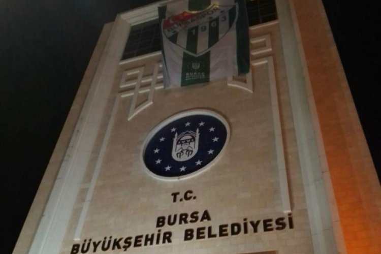 1718179 Bursa Buyuksehir Belediye Binasina Bursaspor Bayragi Asildi 66577Ebb791A2