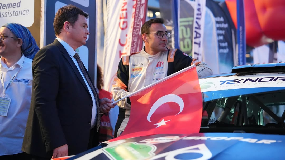 49. Yeşil Bursa Rallisi’nin Startını Verdik. Petrol Ofisi Maxima 2025 Türkiye Ralli Şampiyonası Kapsamında Mücadele Edecek Tüm Sporcularımıza Ve Osmangazi Belediyemiz Sponsorluğunda Yarışacak Pilotumuz K (2)