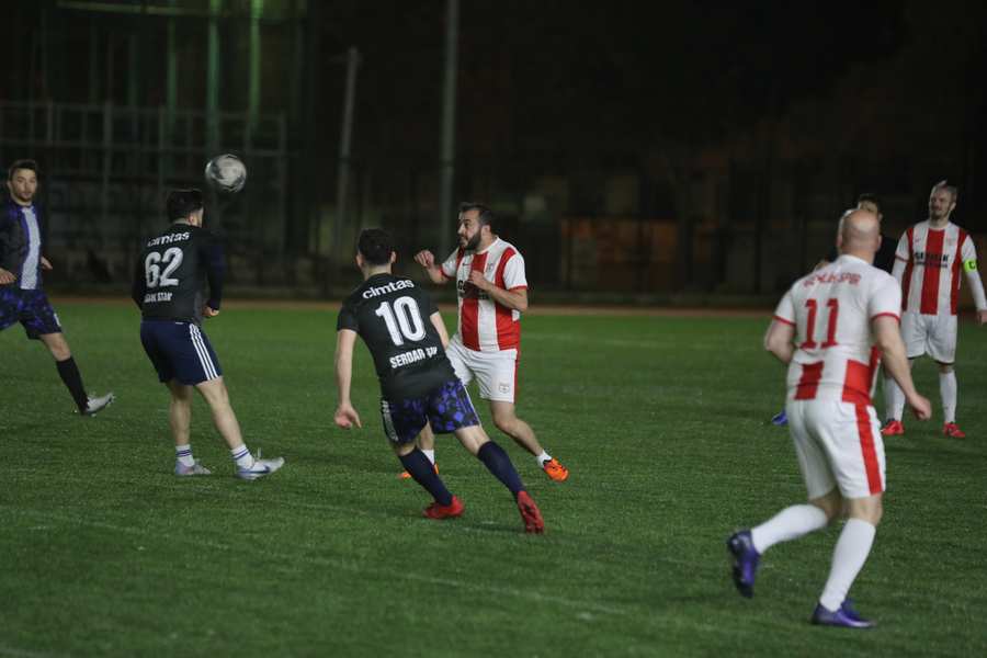 Gemlik Emek Turnuvası Iki Maçla Başladı (9)