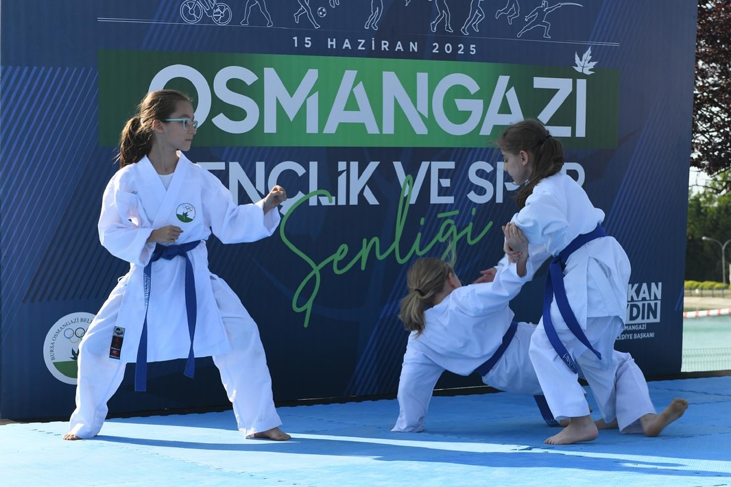 Spor Bizim Önceliğimiz, Çünkü Çocuklarımız, Gençlerimiz Bizim Her Şeyimiz. Onların Sağlıklı, Mutlu, Sporu Ve Hareketi Hayatlarının Bir Parçası Haline Getirdiği Bir Yaşam Için Elimizden Geleni Yapıyoruz.b (1)