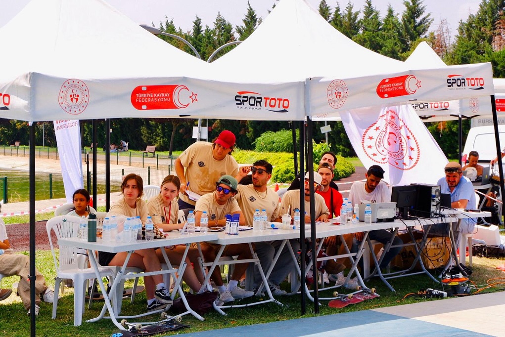 Genç Kaykaycılar Sukaypark’ta Buluştu 🛹Osmangazi Belediyesi Ev Sahipliğinde, Türkiye Kaykay Fed (5)