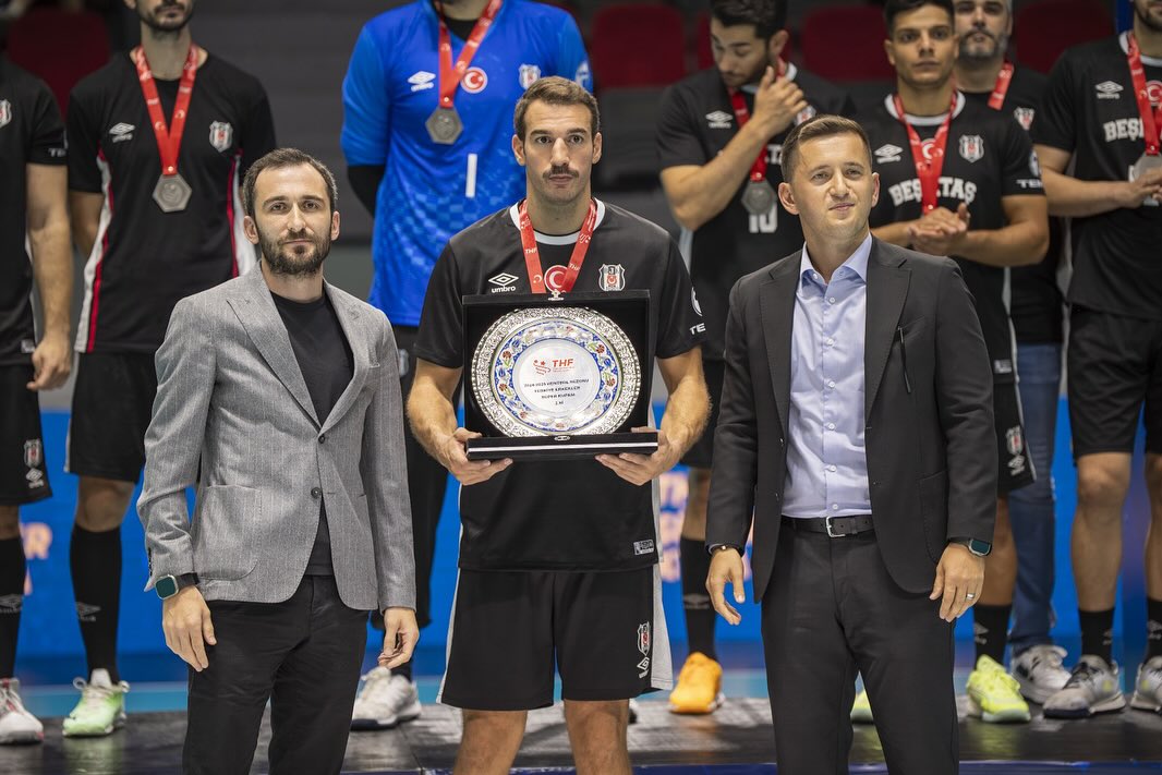 2025 26 Hentbol Sezonu Erkekler Süper Kupa Müsabakasında Beşiktaş’ı Mağlup Eden Nilüfer Belediye (4)