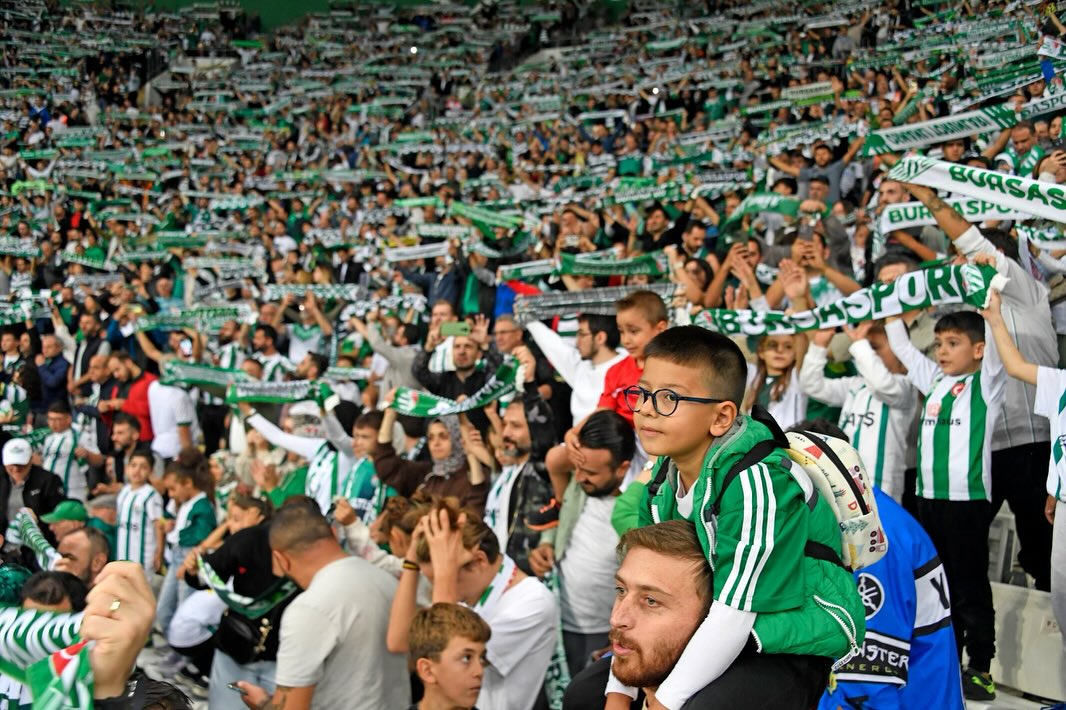 Bursaspor’umuzun Isparta 32 Spor Ile Karşılaştığı Mücadeleyi Altınova, Gülbahçe Ve Küplüpınar Ma (3)