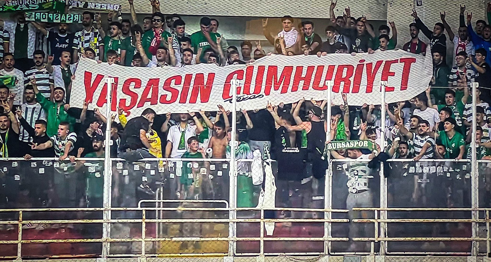 G4Crq P3 X0 A A G Dz F