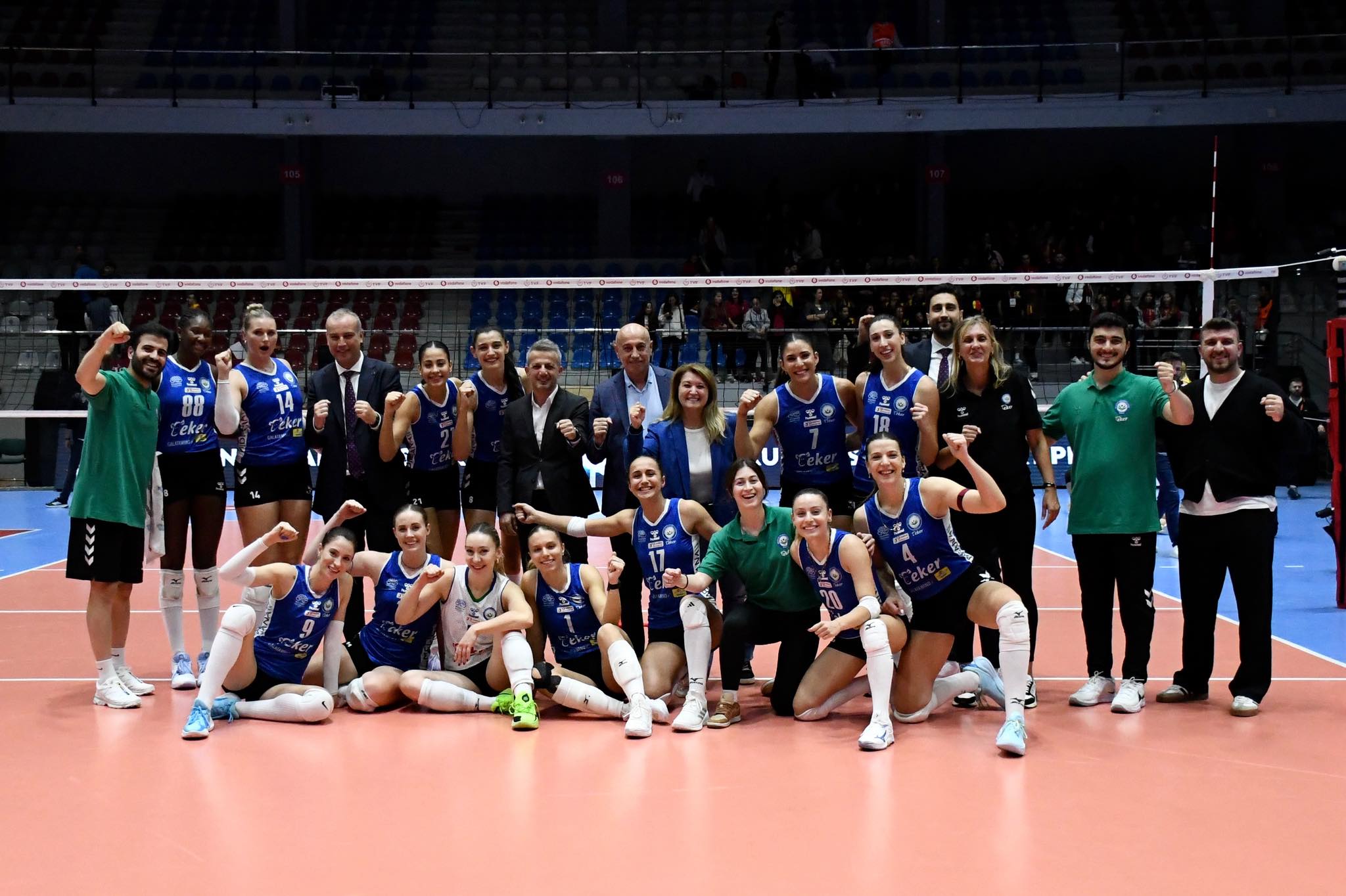 Voleybol Göztepe (1)