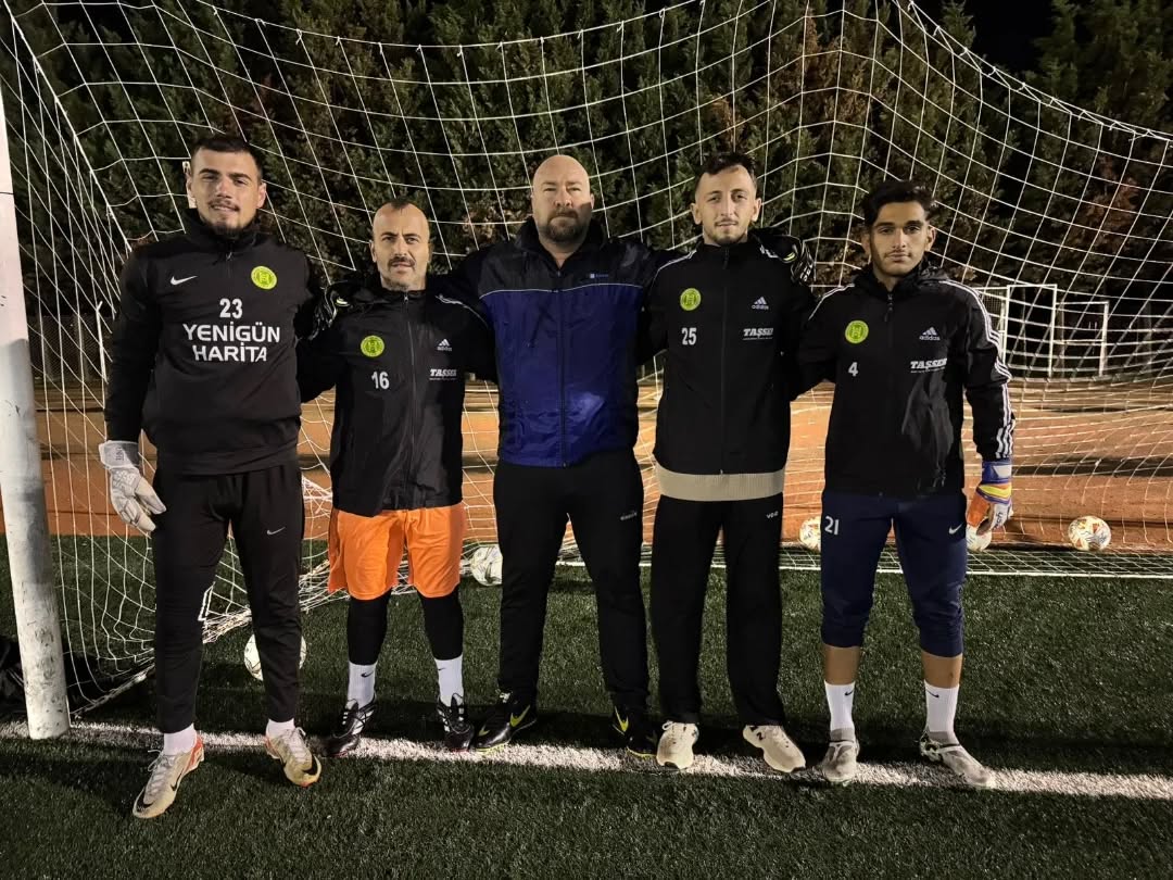 571011936 18384076273194663 1012427898240775162 N