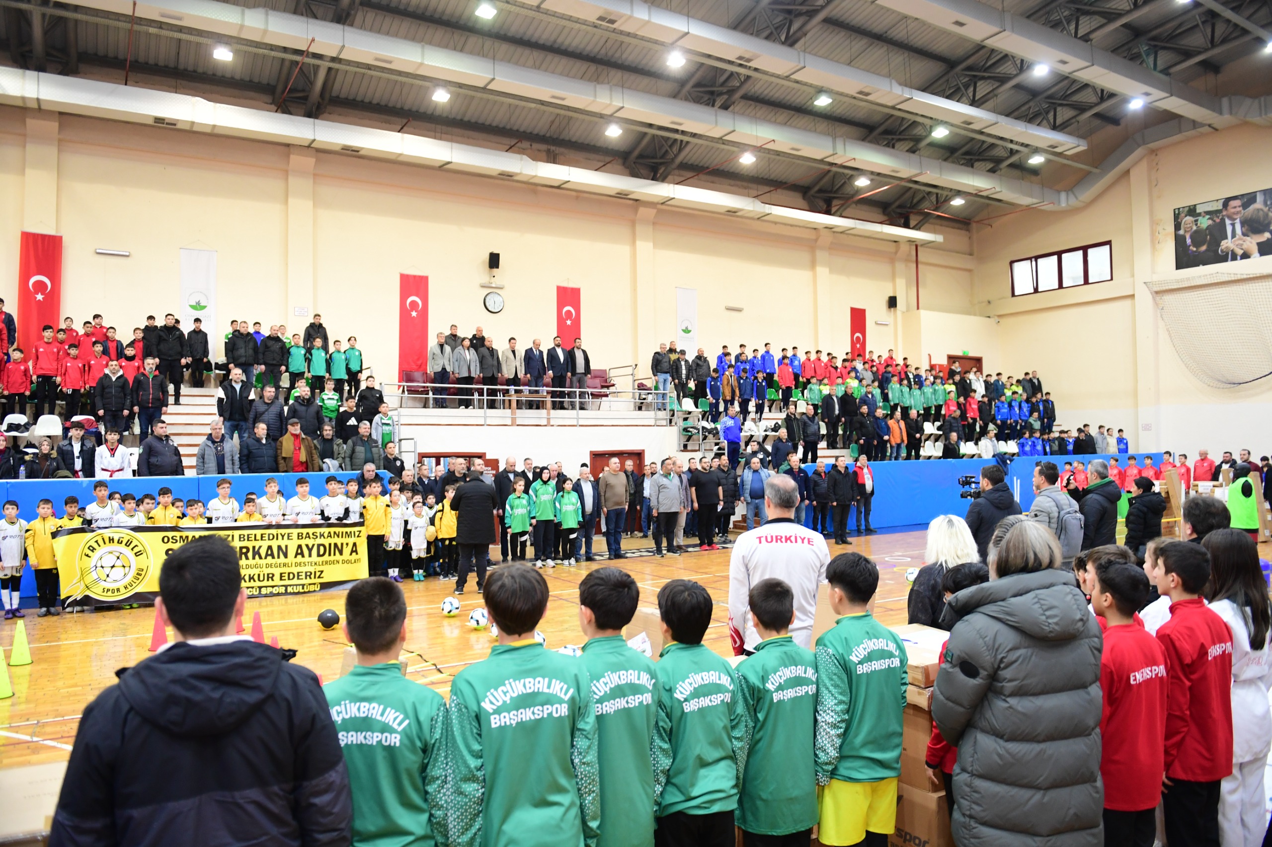 Osmangazi Belediyesi’nden Amatör Spor Kulüplerine Malzeme Desteği (6)