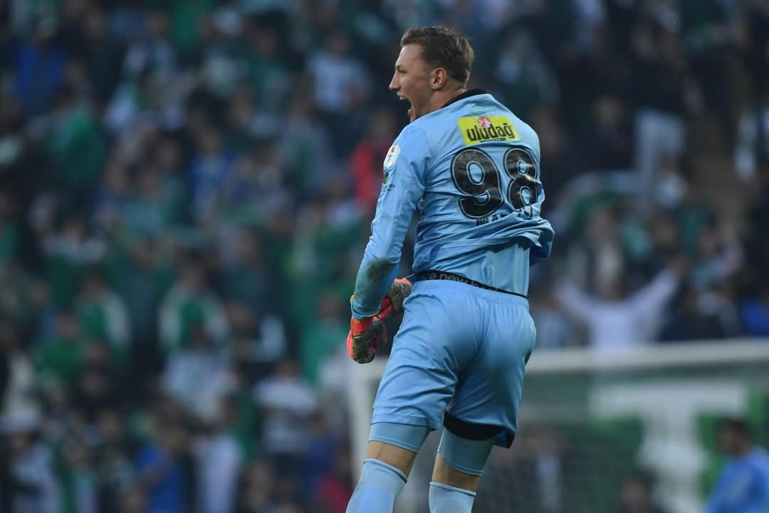 Sevdim Seni Bir Kere Başkasını Sevemem💚🤍 (1)