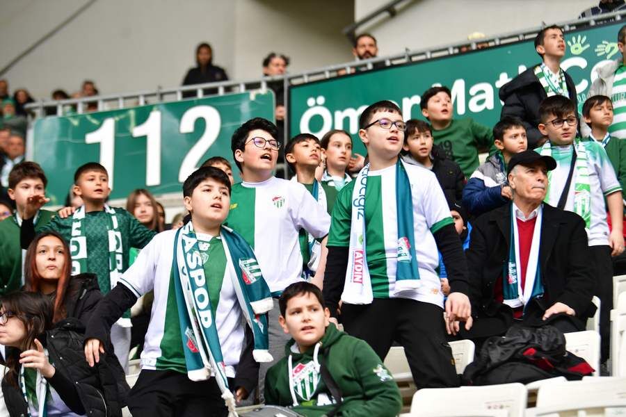 Başkan Erkan Aydın Çocuklarla Bursaspor Coşkusunu Paylaştı (10)