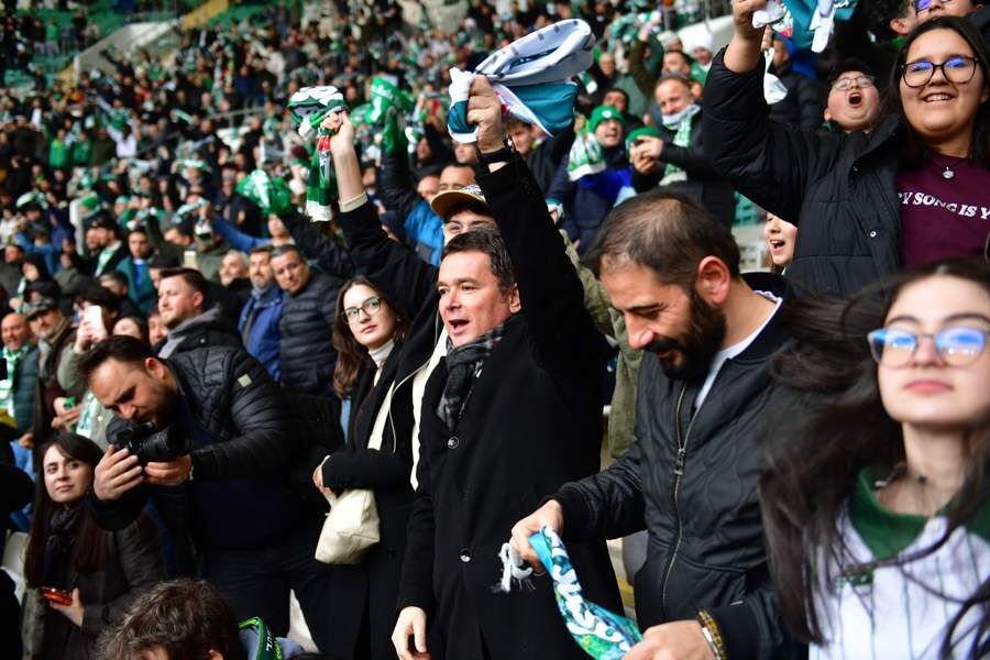 Başkan Erkan Aydın Çocuklarla Bursaspor Coşkusunu Paylaştı (2)