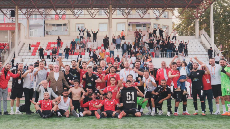 Gemlik Sümerbey 10 kişiyle liderliği bırakmadı