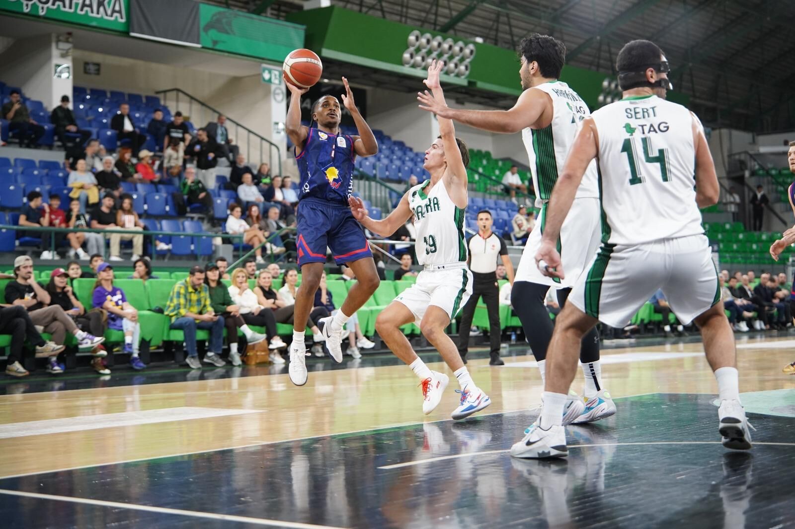 Finalspor deplasmanda Darüşşafaka’yı son çeyrekte devirdi