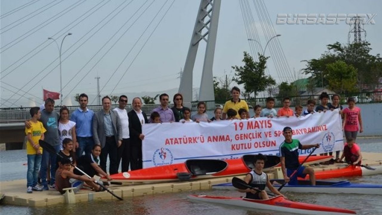 Bursa Uluşehir'de Gençlik Haftası heyecanı coşkuyla kutlanıyor