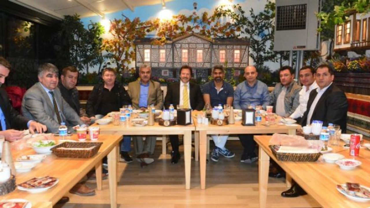 Ankaragücü futbolcuları ve yönetim yemekte bir araya geldi