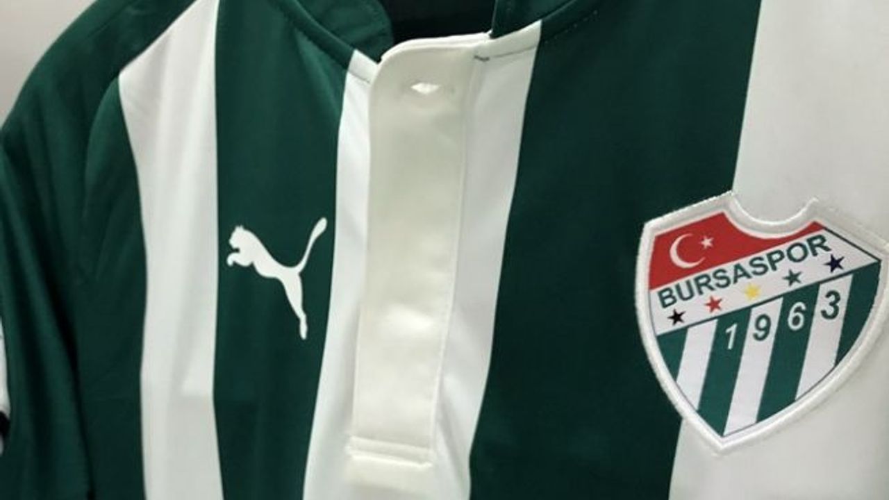 Bursaspor Beşiktaş karşısında Efsane Çubuklu formasıyla