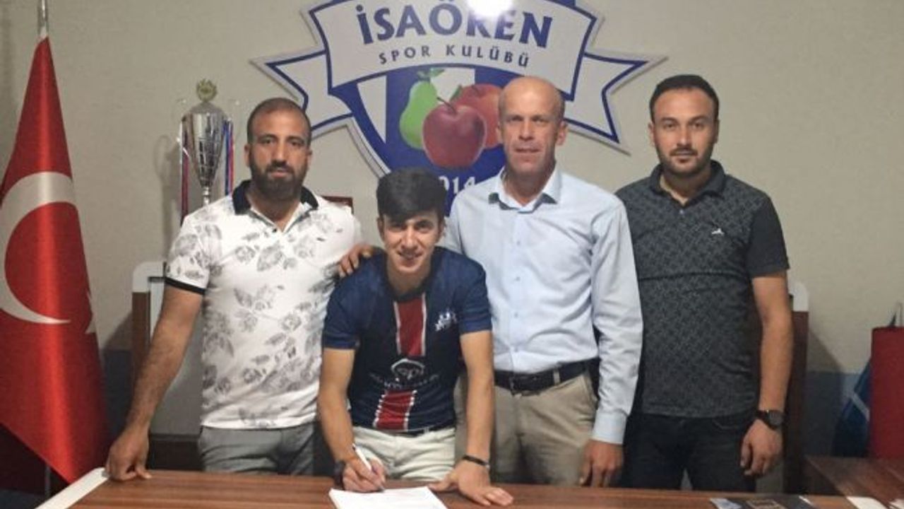 Mesut Erdem, İsaörenspor'da sözleşme yeniledi