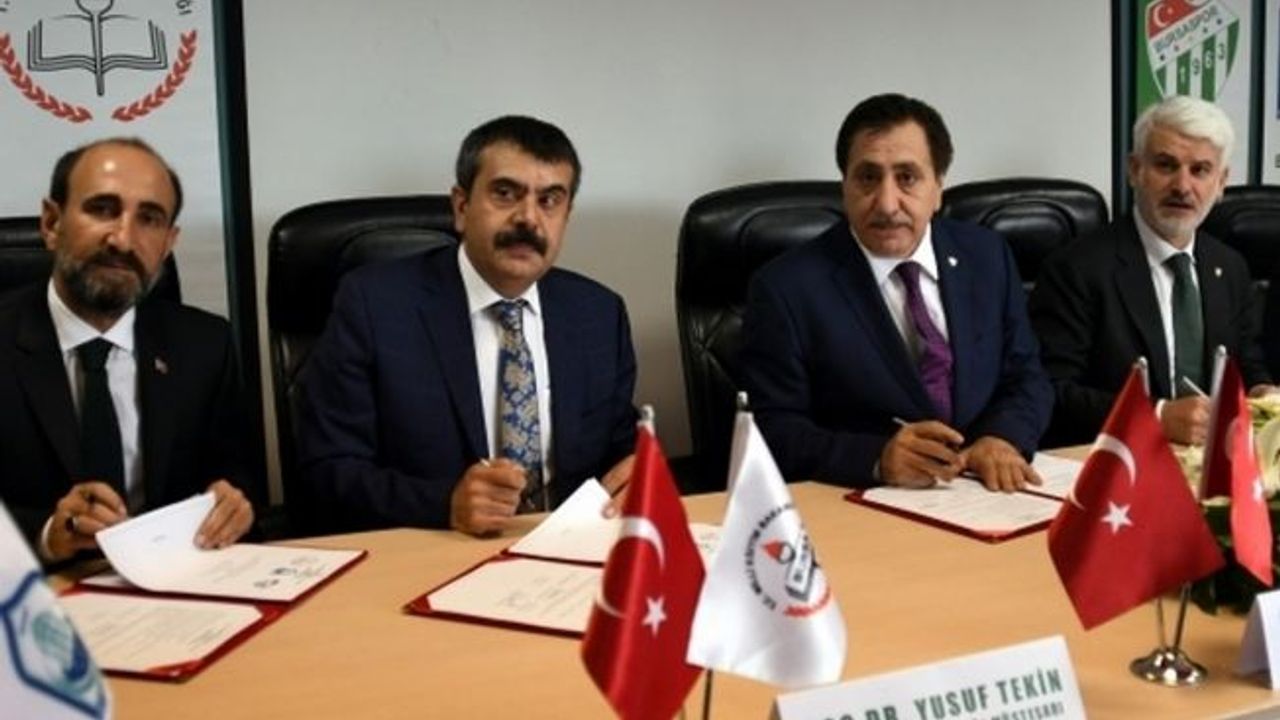 Bursaspor Spor Lisesi Projesinin imzaları atıldı!