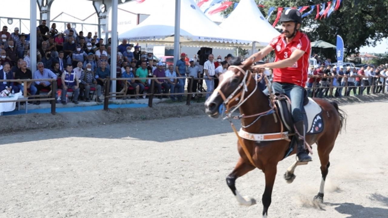 Bursa'da Rahvan At yarışları nefes kesti