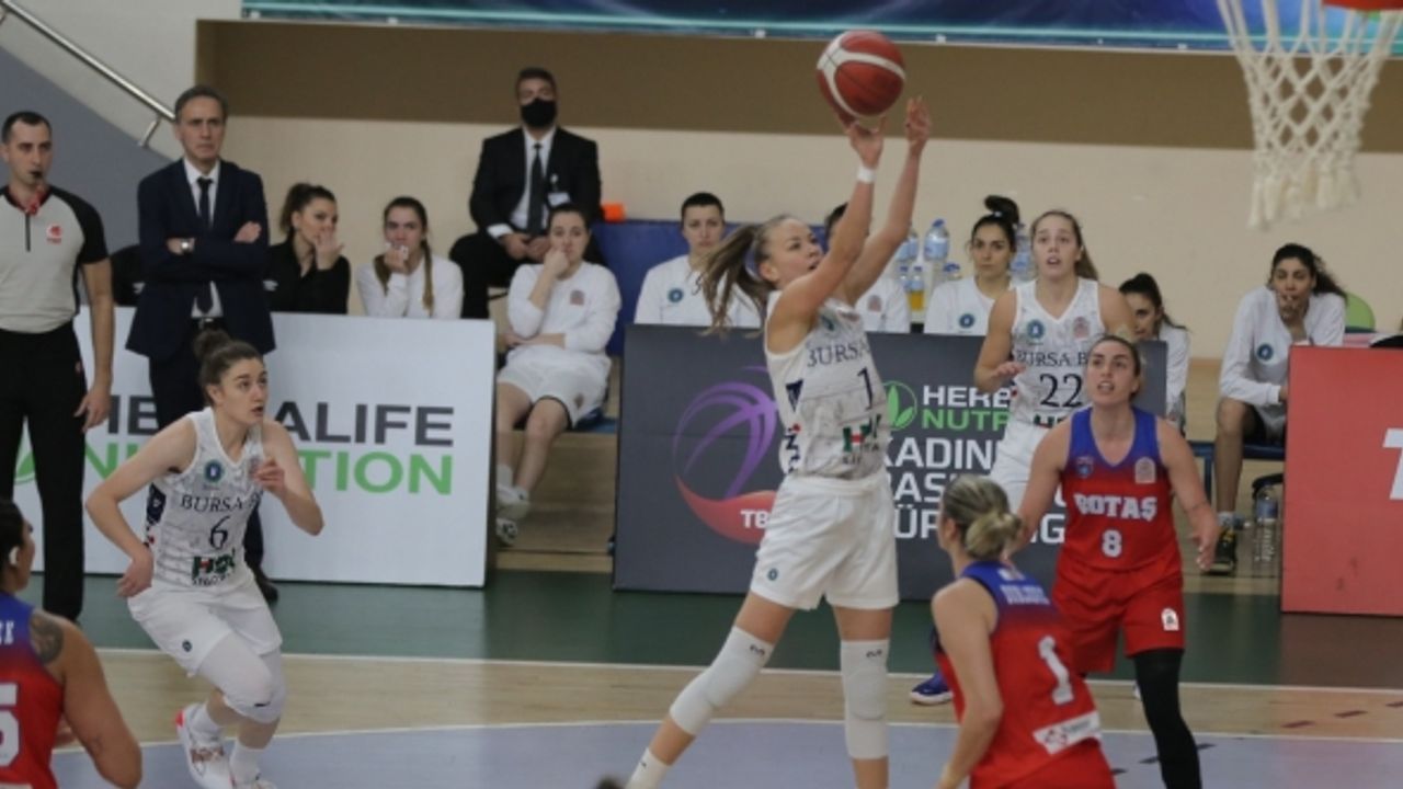 Bursa Büyükşehir Belediyespor Kadın Basketbol Takımı BOTAŞ'a mağlup oldu