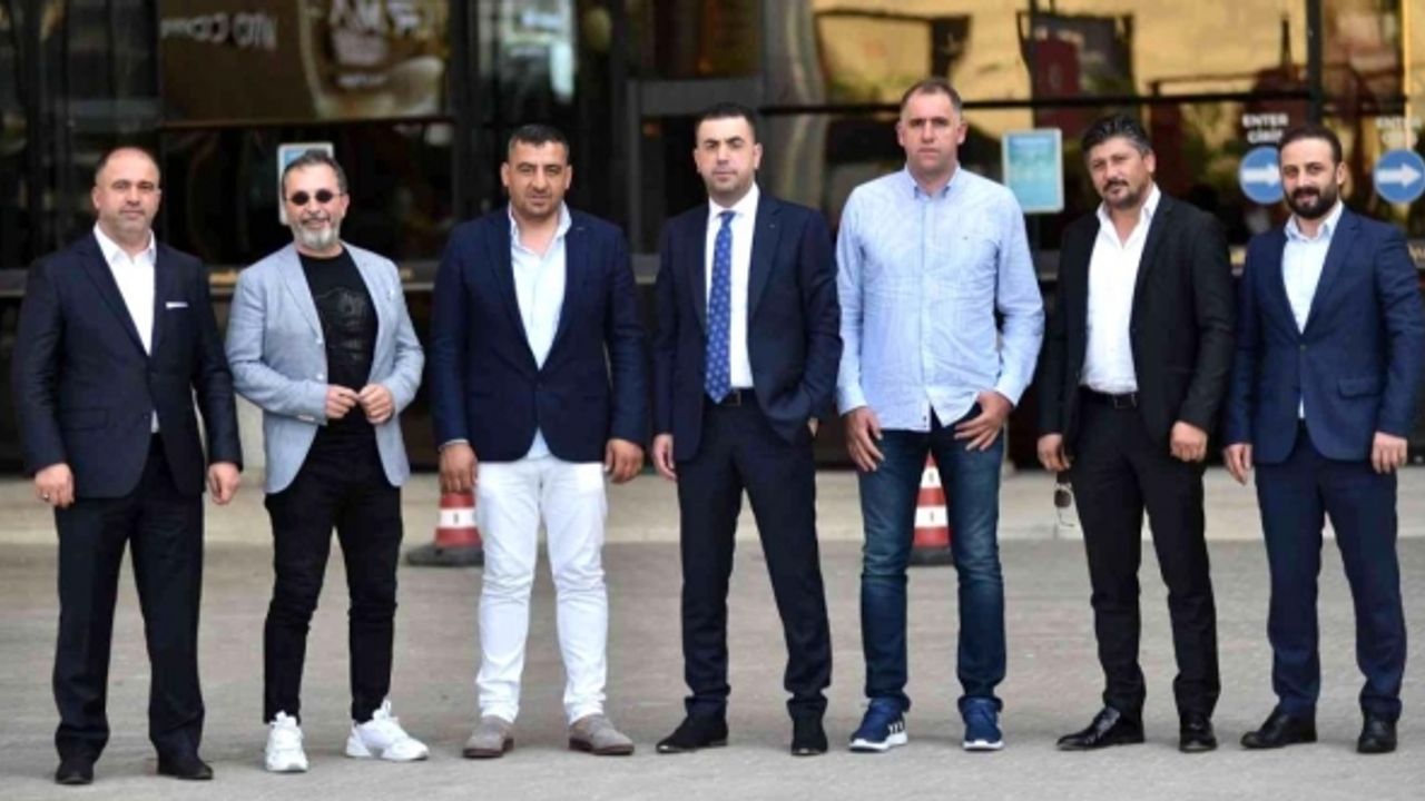 Mobiliyum AVM yönetimi Bursaspor'un Eyüpspor maçına sponsor oldu