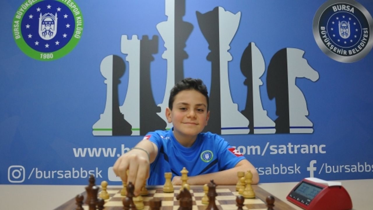 Bursa Büyükşehir Belediyesporlu Satranççı Ediz Gürel’den bir şampiyonluk daha