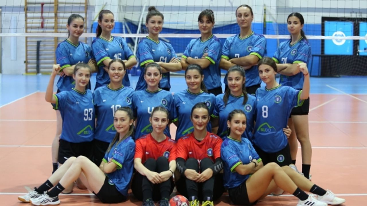 Bursa Büyükşehir Belediyespor Kadın Hentbol Takımı sezonun ilk maçına çıkıyor