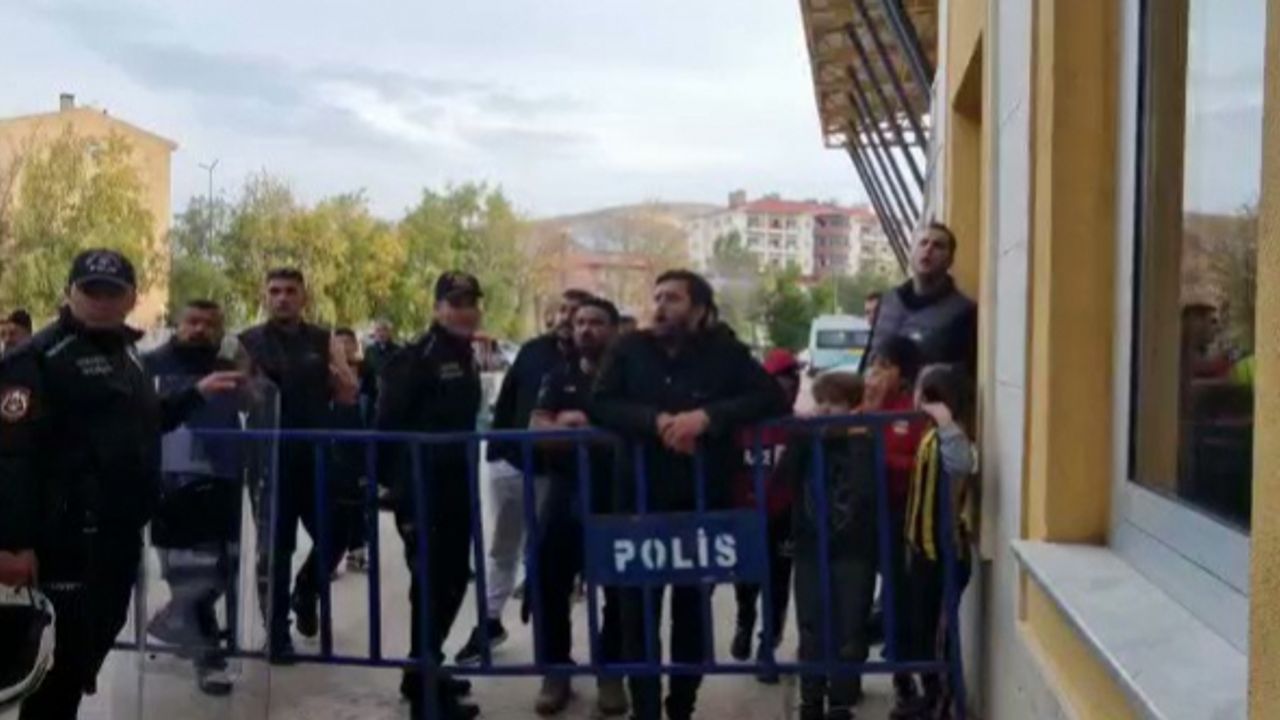Bursaspor taraftarları Bayburt'ta isyan etti!