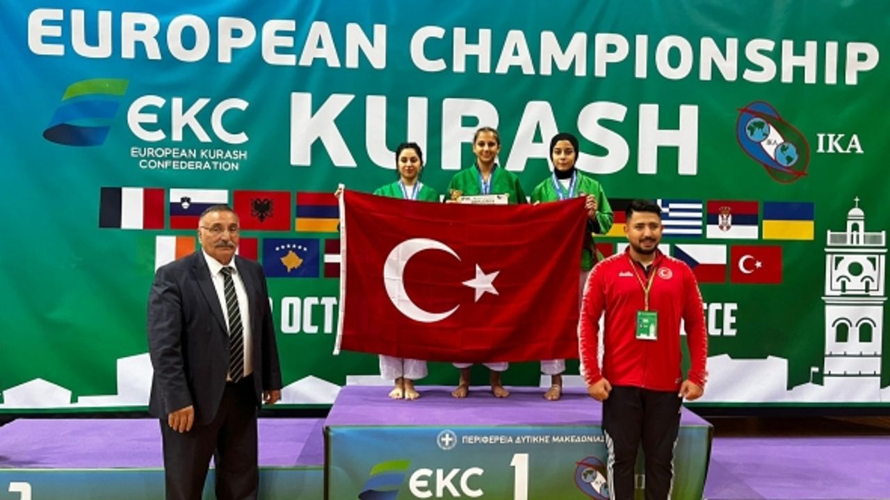 Osmangazili judocu ay yıldızlı bayrağı dalgalandırdı