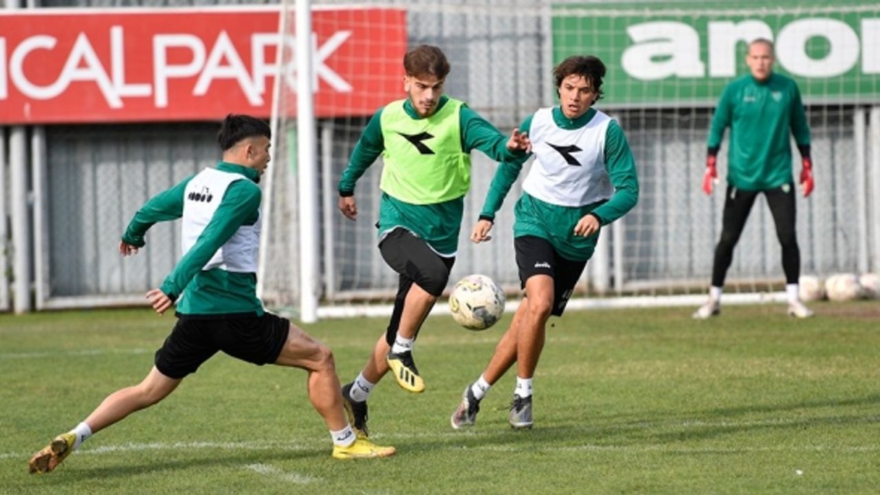 Bursaspor Menemen FK hazırlıklarına başladı