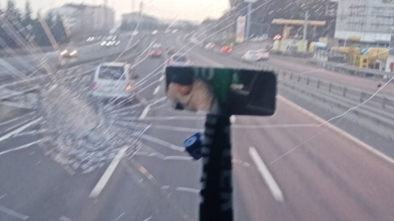 Kafkasspor takım otobüsüne taşlı saldırı