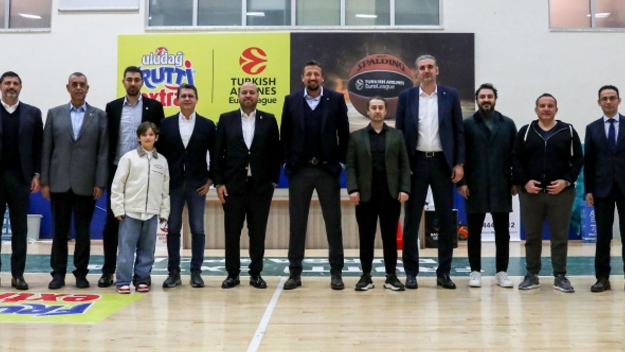 Hidayet Türkoğlu’ndan Bursaspor’a ziyaret