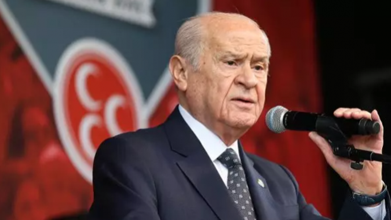 Devlet Bahçeli: Milliyetçi Bursaspor taraftarlarını selamlıyorum