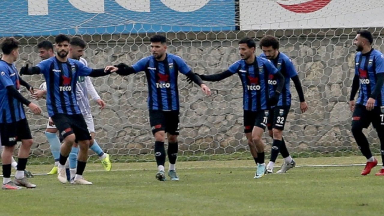 Karacabey Belediyespor 6 puanlık maça çıkıyor