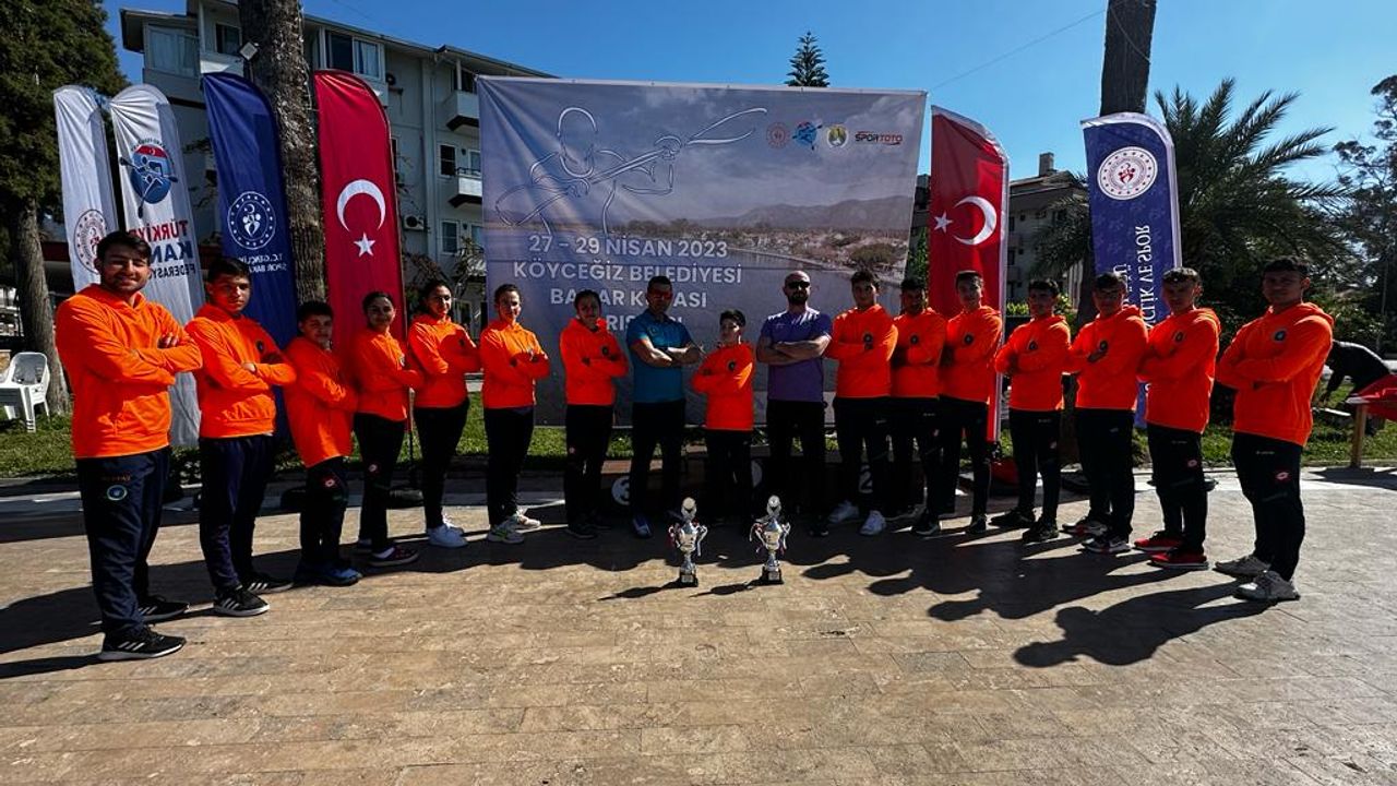 Bursalı kanocular Köyceğiz'den 13 madalya 2 kupayla döndü