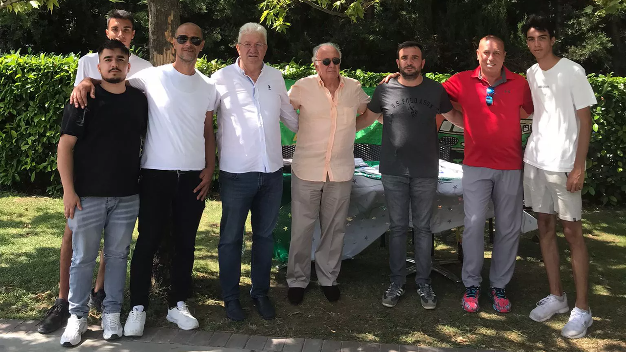 Bursasporlu eski futbolcular kongre için imza attı