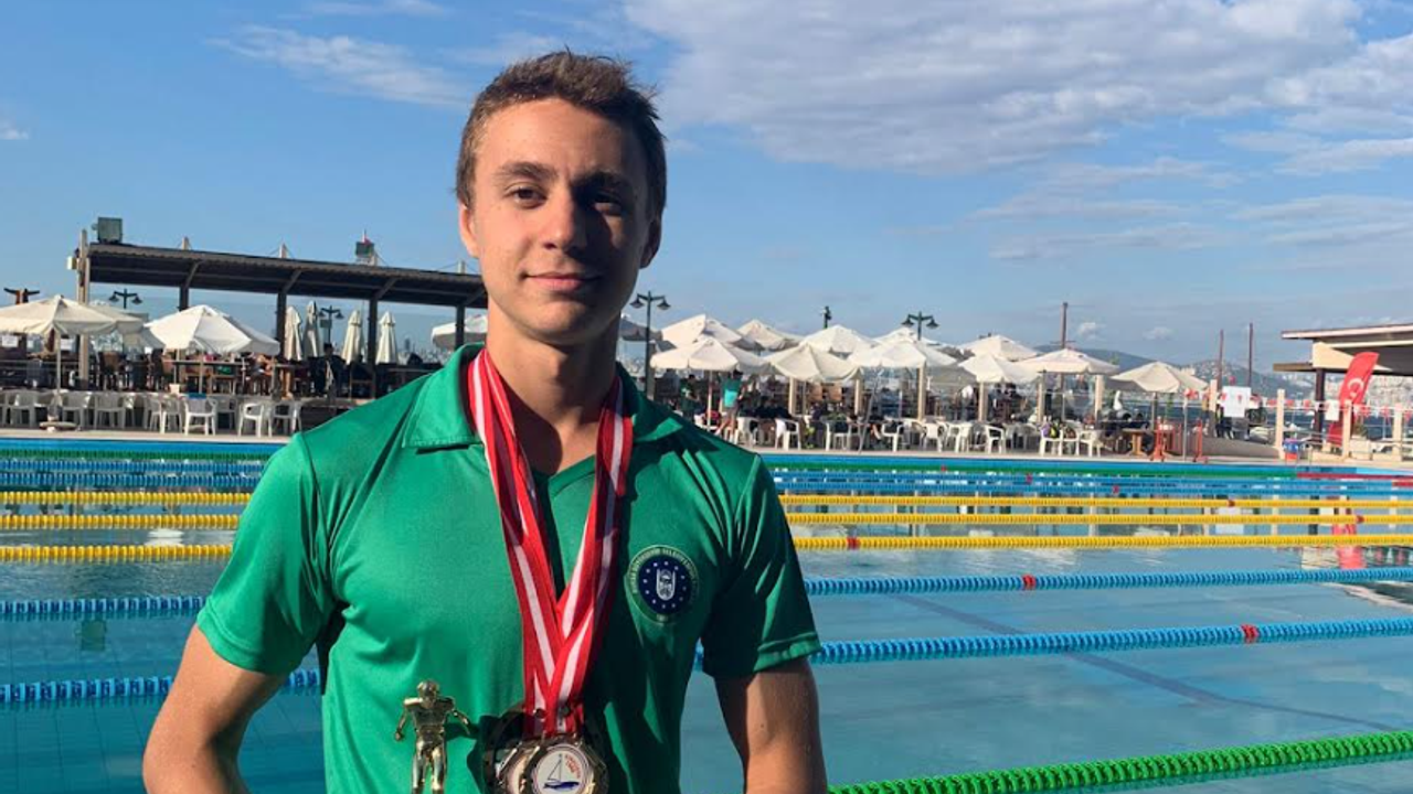 Bursalı yüzücü Özgür Yonca madalyaları topladı