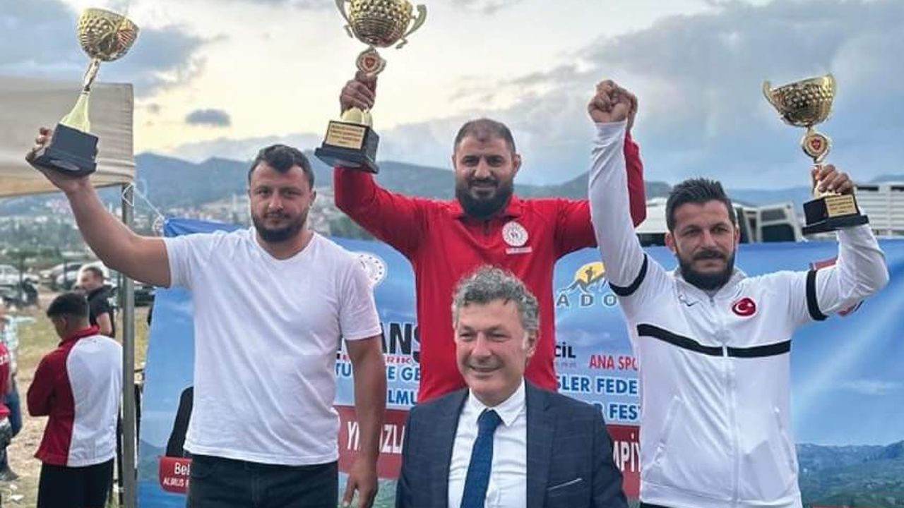 Yıldızlar Karakucak Türkiye Şampiyonası’na Bursalı güreşçiler damga vurdu