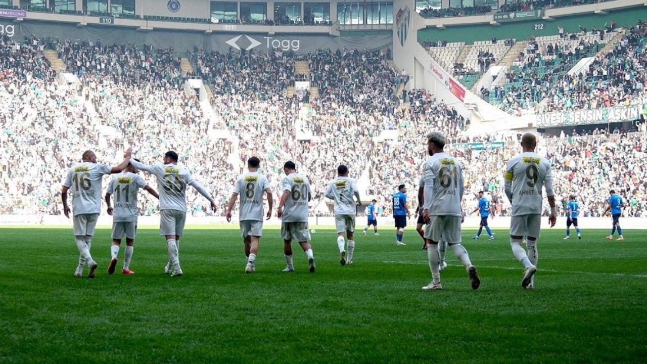 Bursaspor’un şu ana kadarki transferlerini nasıl buluyorsunuz?