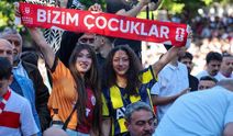 Binlerce Bursalı Orhangazi Meydanı’nda omuz omuza!