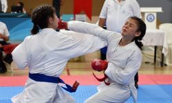Yıldırım'da '15 Temmuz' karate şampiyonları ödüllerini aldı