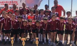 İnegölspor U10 ve U11 ekipleri Aksaraydan kupayla döndü
