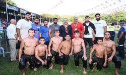 Bursa Büyükşehir Belediyesporlu güreşçiler Balıkesir’den 7 madalya 2 kupayla döndü