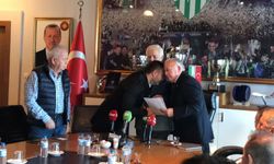 Bursaspor Başkanı Sinan Bür mazbatasını aldı