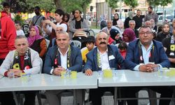 Yavuzselimspor'un şampiyonluk kupasını Çetin Yıldız takdim etti