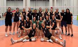 Nilüferli yıldız kızlar Kayseri Voleybol’u set vermeden geçti