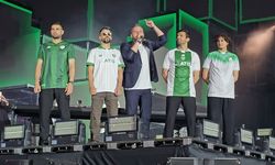 Bursaspor yeni sezon formalarını tanıttı